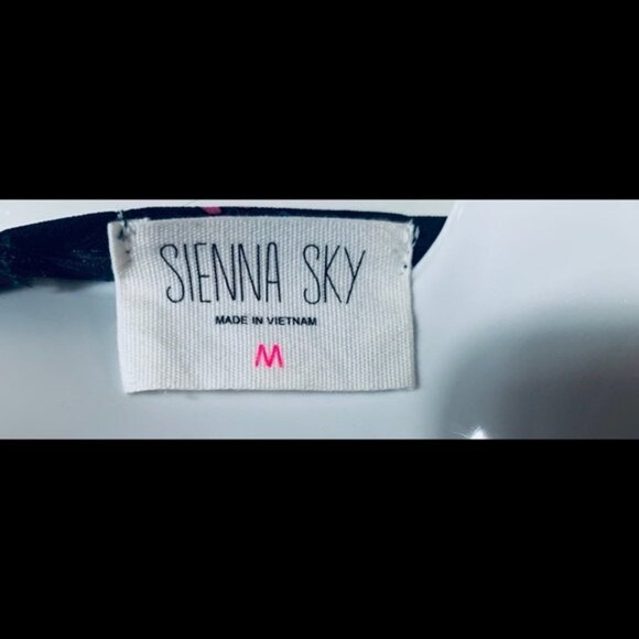 Sienna Sky Medium Women's Flower Top - Picture 4 of 9